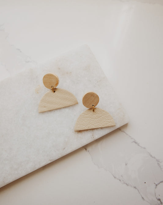 The Minimalist Earring - Cream